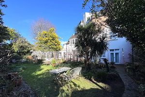 2a Preston Park Avenue